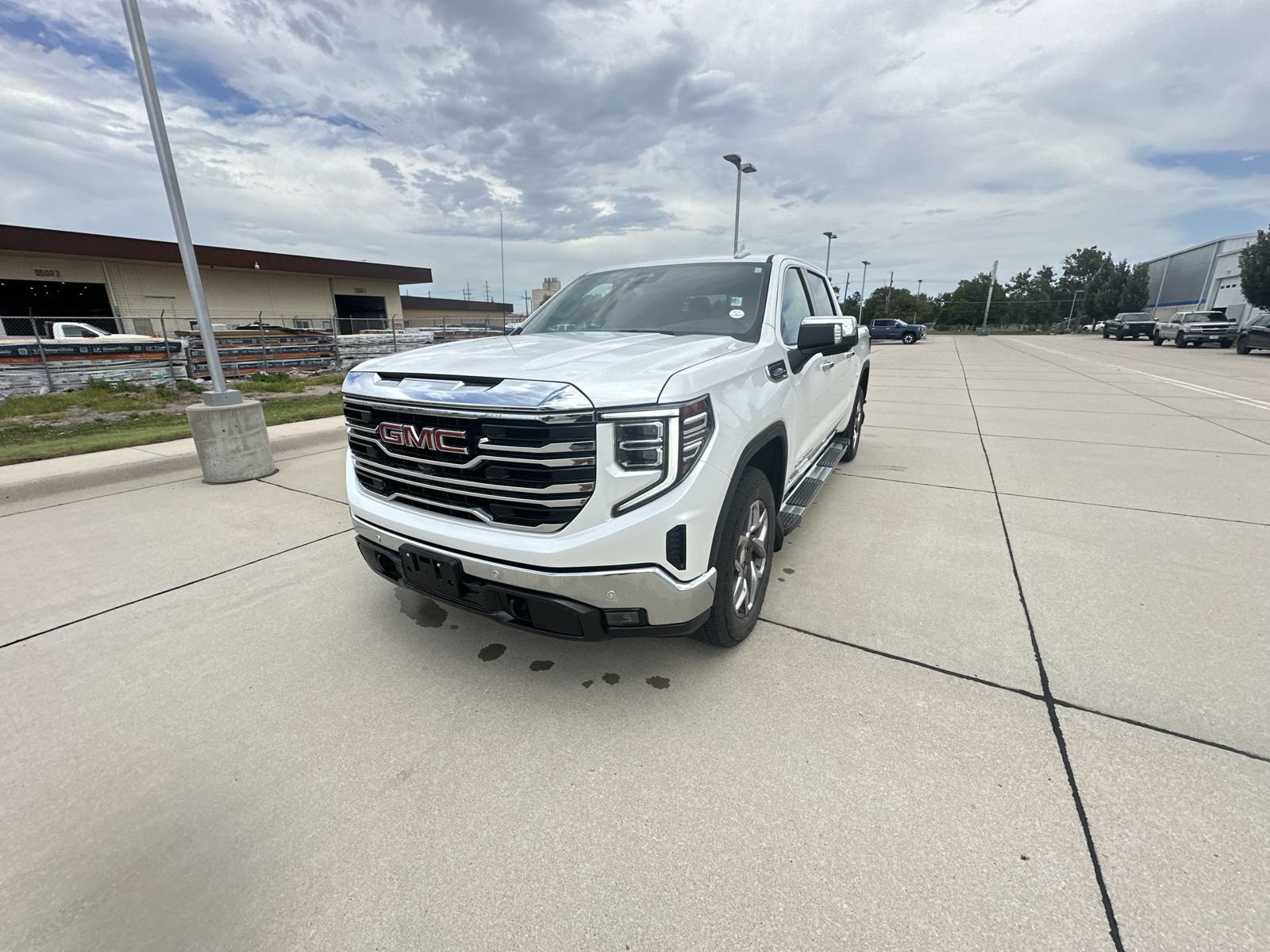 Used 2024 GMC Sierra 1500 SLT w/ SLT Premium Plus Package AWD/4WD image 16