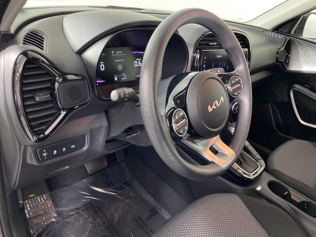 Certified 2023 Kia Soul S image 10