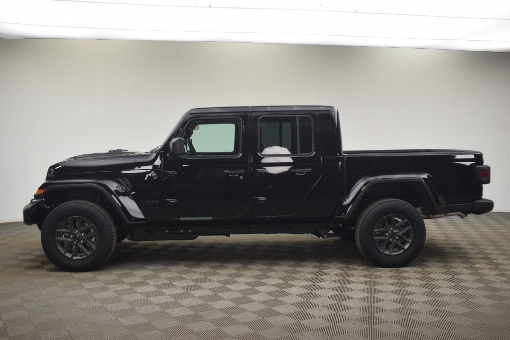 New 2026 Jeep Gladiator Sport AWD/4WD image 13