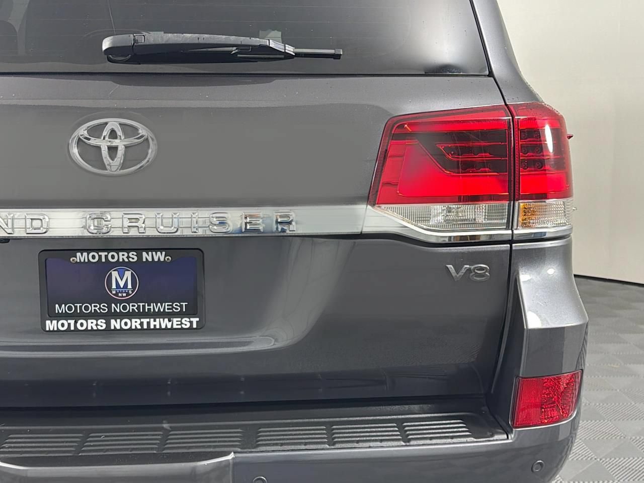 Used 2016 Toyota Land Cruiser AWD/4WD image 27
