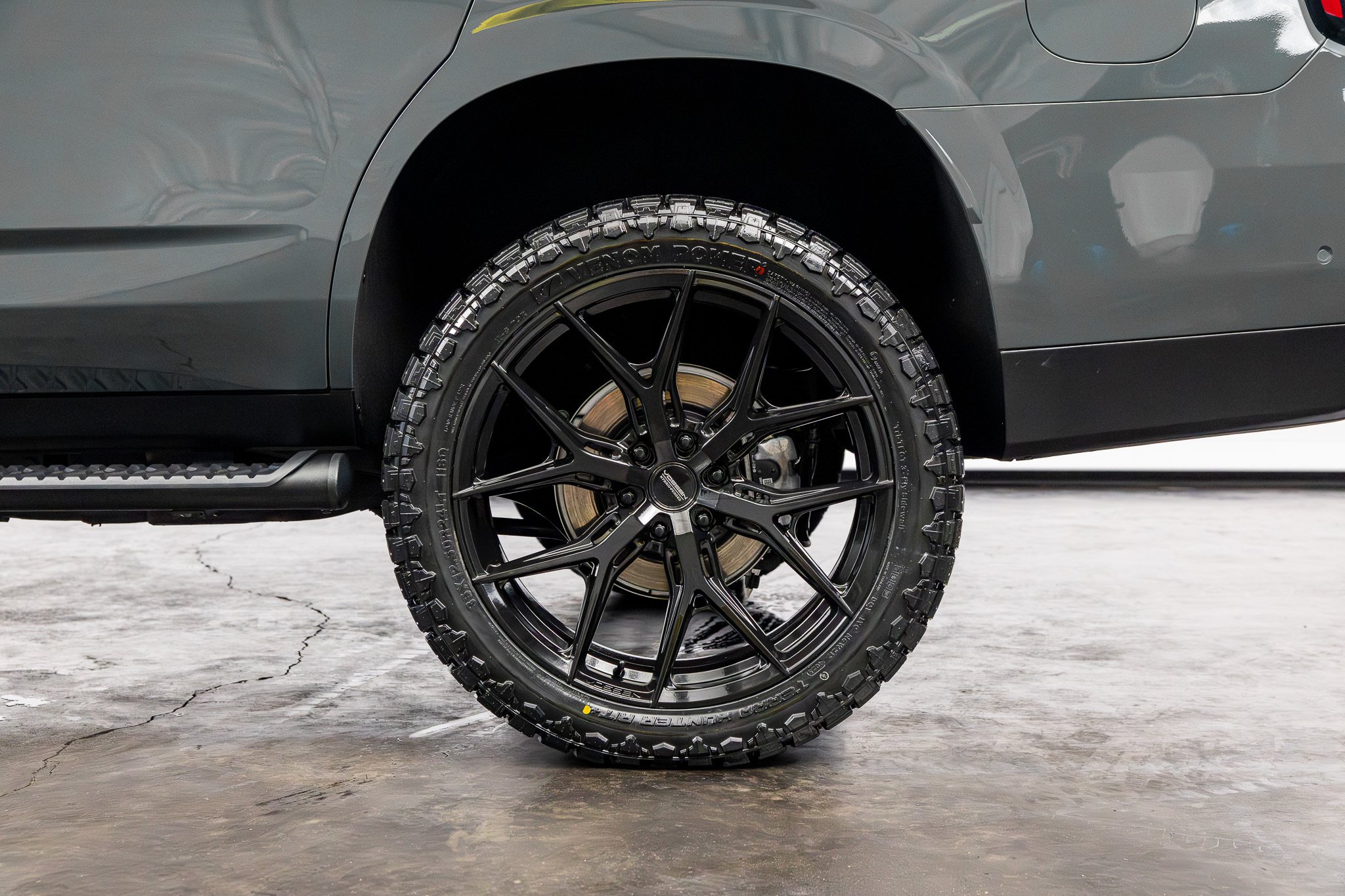 Used 2026 Chevrolet Tahoe Z71 w/ Comfort Package AWD/4WD image 15