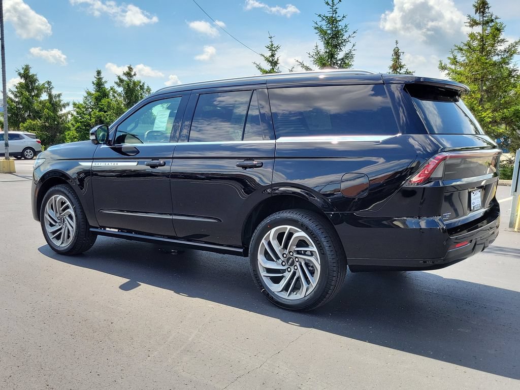 New 2026 Lincoln Navigator Reserve AWD/4WD image 4