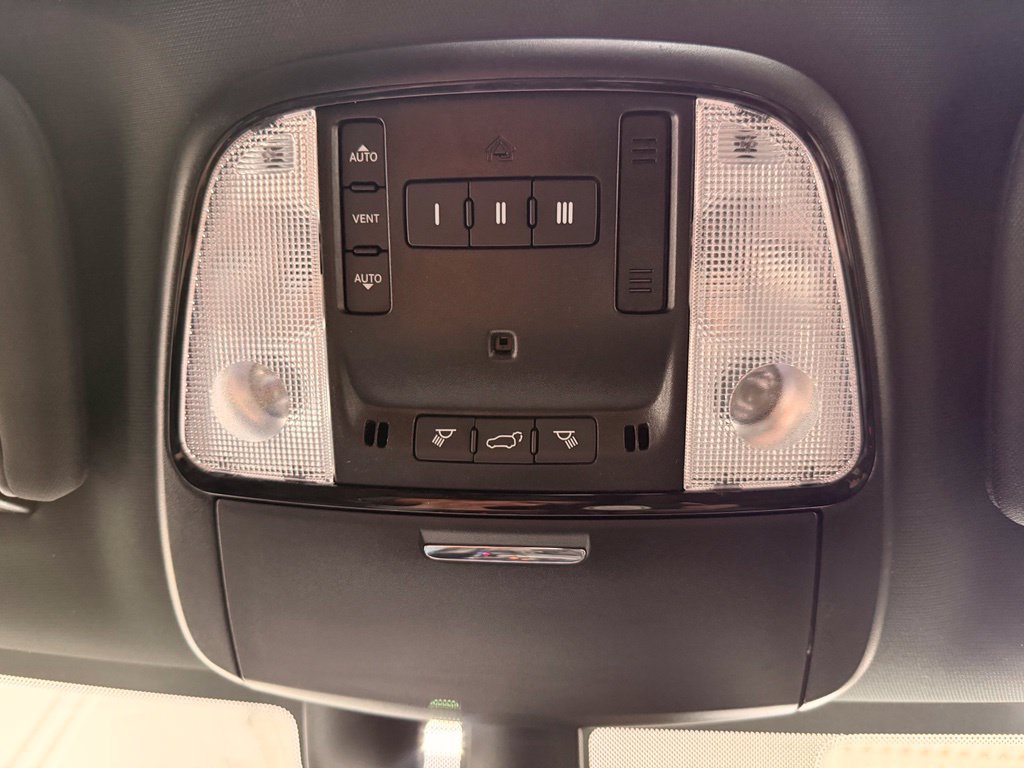 Used 2025 Dodge Durango R/T AWD/4WD image 46