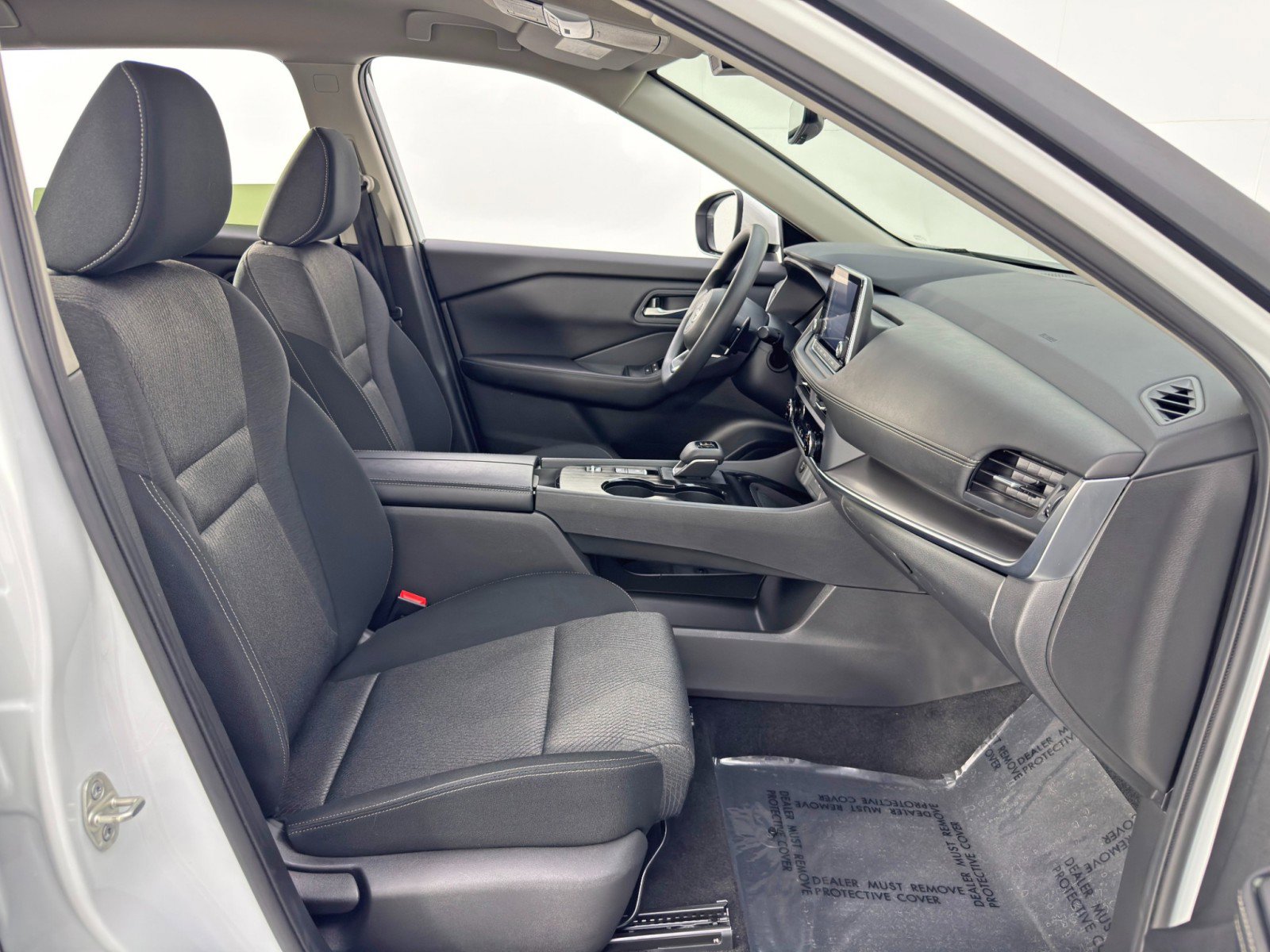 Used 2024 Nissan Rogue SV image 14