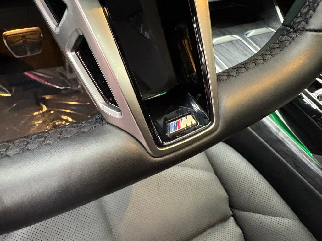 Used 2025 BMW 740i w/ Premium Package RWD image 28