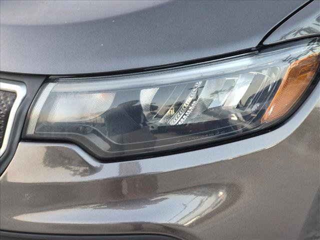 Used 2022 Jeep Compass Latitude w/ Sun and Sound Group FWD image 8