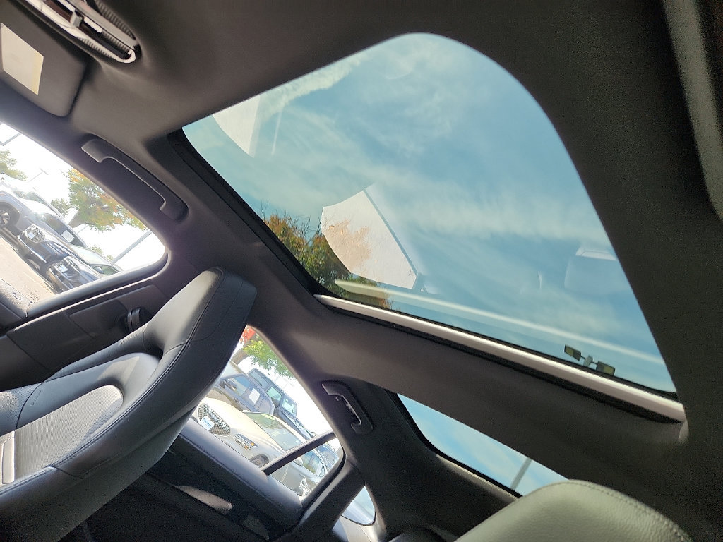 Used 2019 Porsche Panamera 4 AWD/4WD image 14