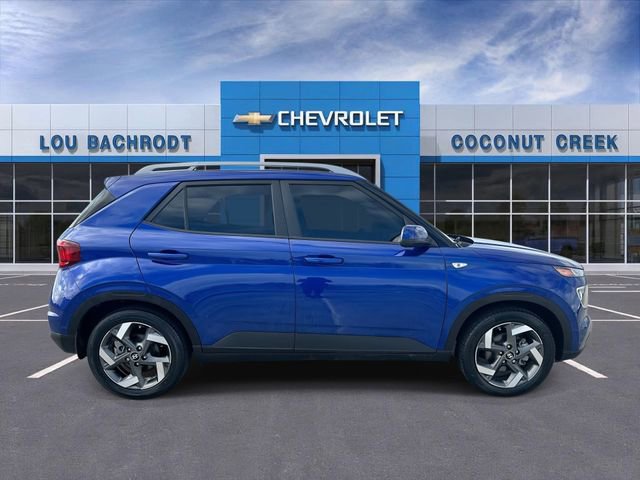 Used 2023 Hyundai Venue SEL FWD image 9