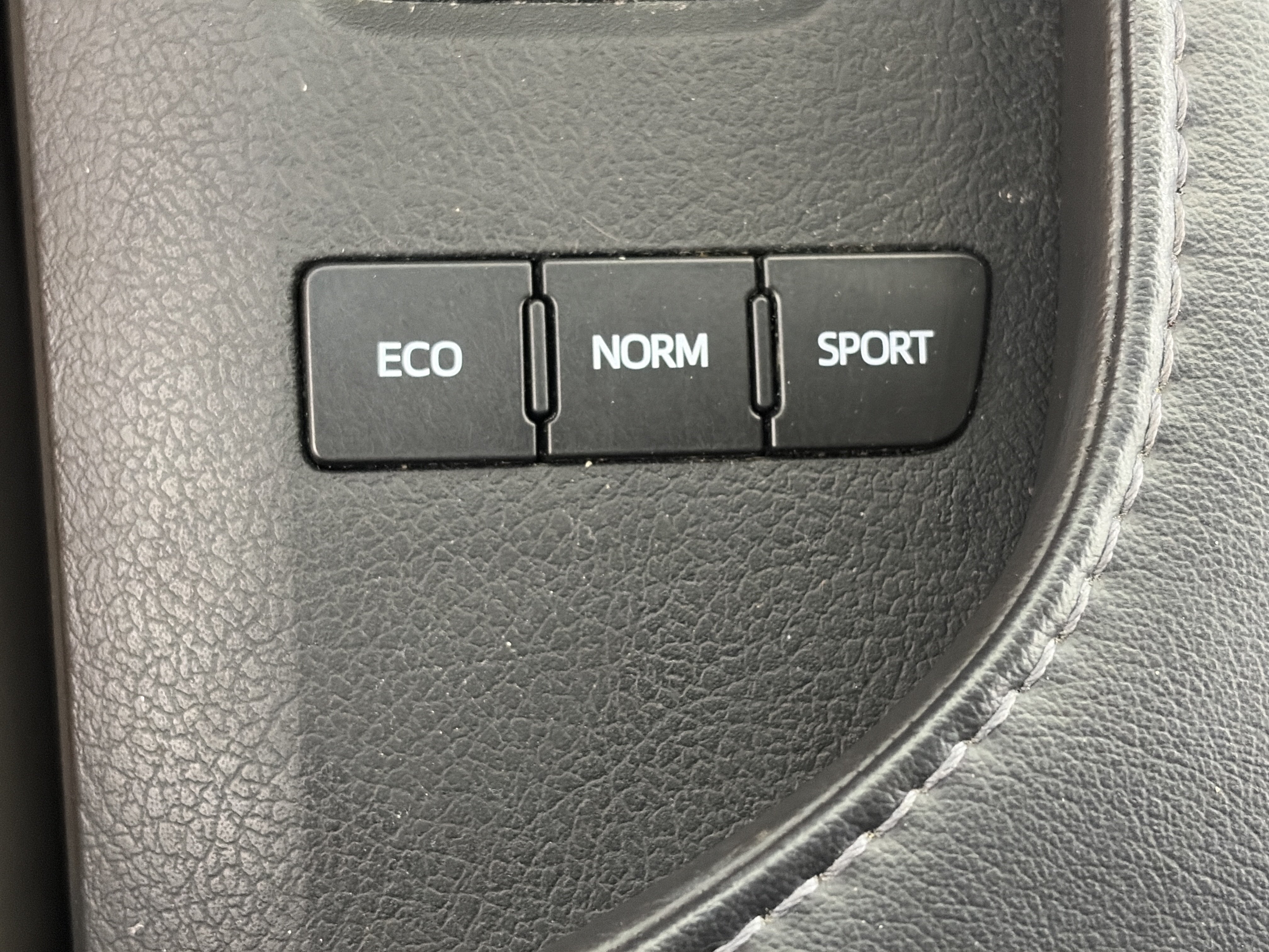 Used 2016 Toyota Avalon Touring FWD image 24