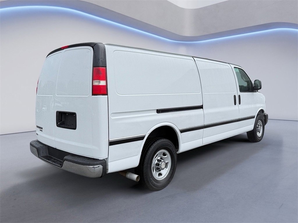 Used 2016 Chevrolet Express 3500 Extended image 3