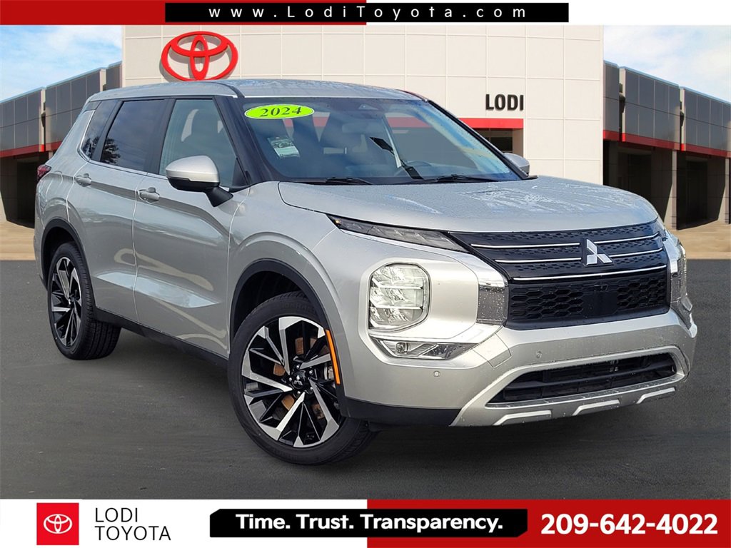 Used 2024 Mitsubishi Outlander SE