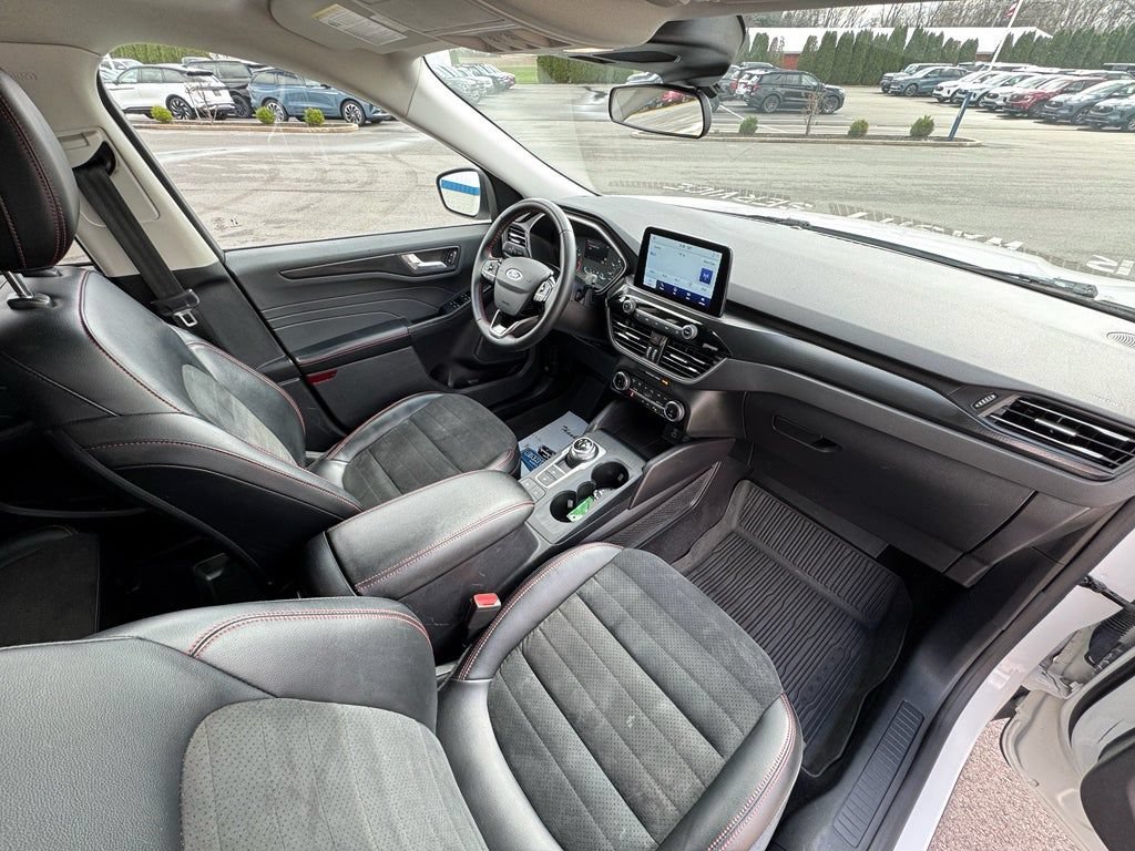 Certified 2022 Ford Escape SEL w/ SEL Stealth AWD Package image 12