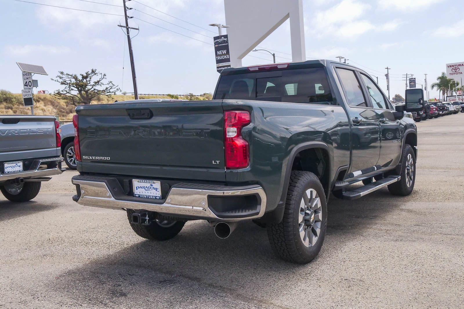 New 2026 Chevrolet Silverado 2500 LT w/ All Star Edition AWD/4WD image 7