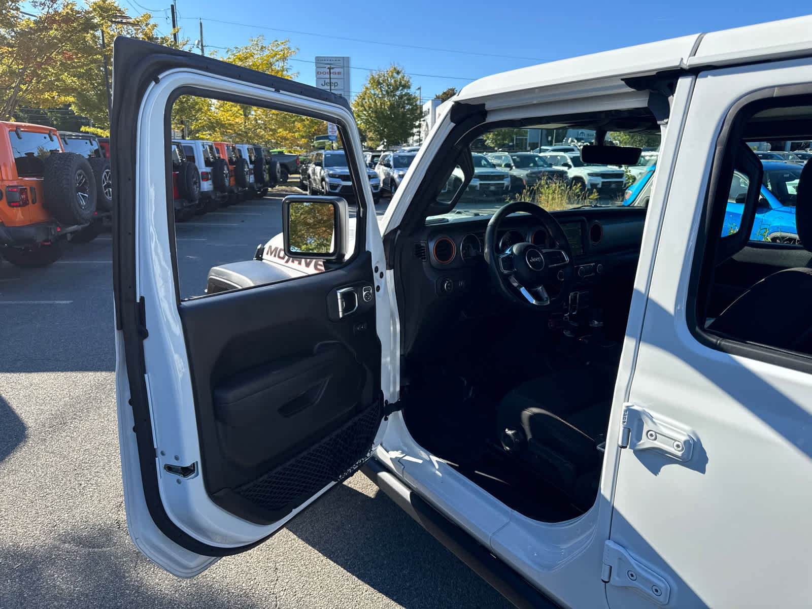 Used 2023 Jeep Gladiator Mojave w/ Cold Weather Group image 11