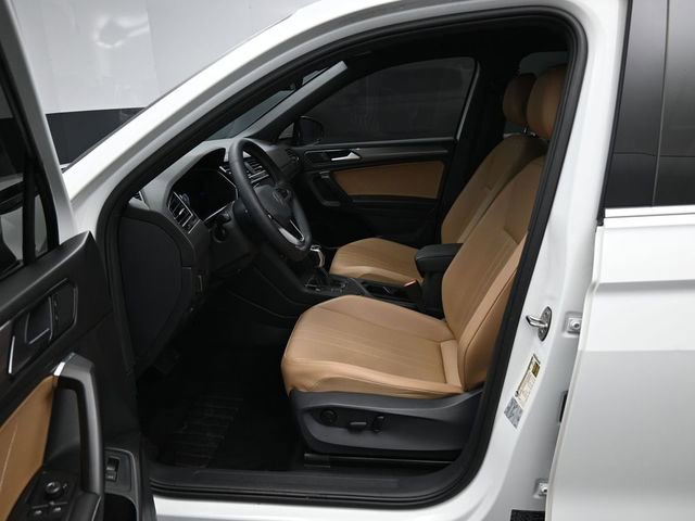 Used 2022 Volkswagen Tiguan SE image 9
