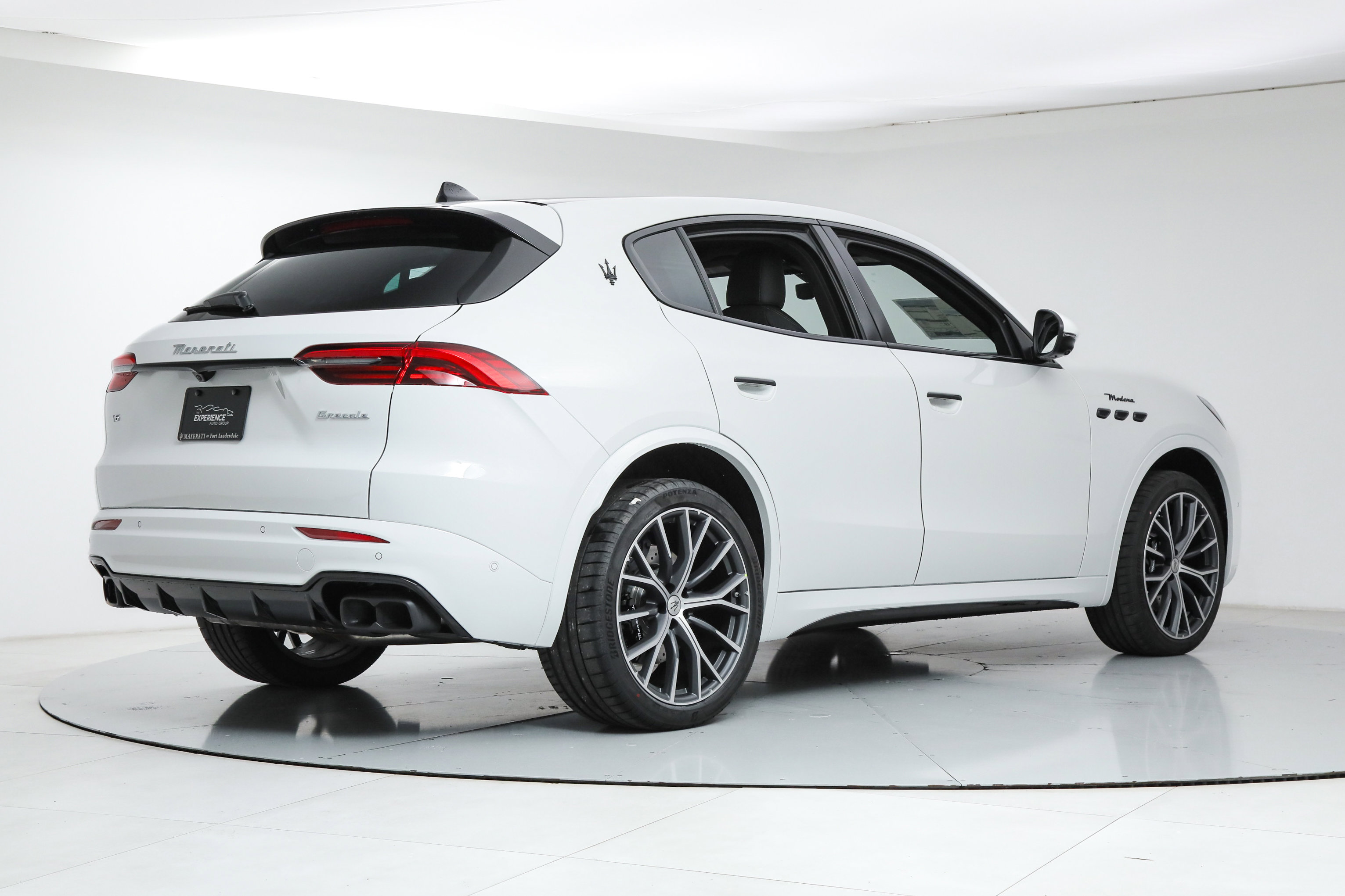 New 2026 Maserati Grecale Modena image 5