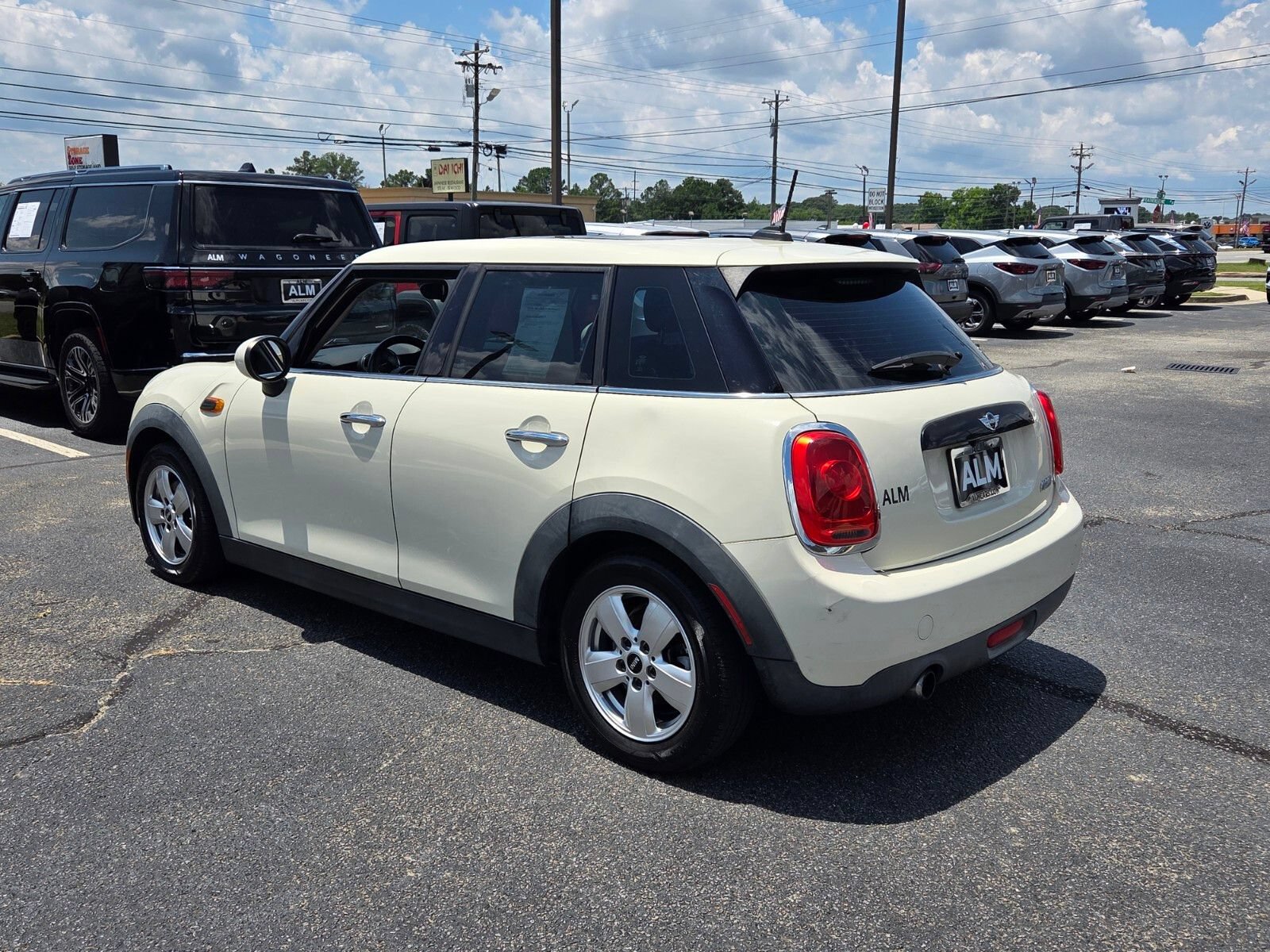 Used 2016 MINI Cooper 4-Door Hardtop FWD image 9
