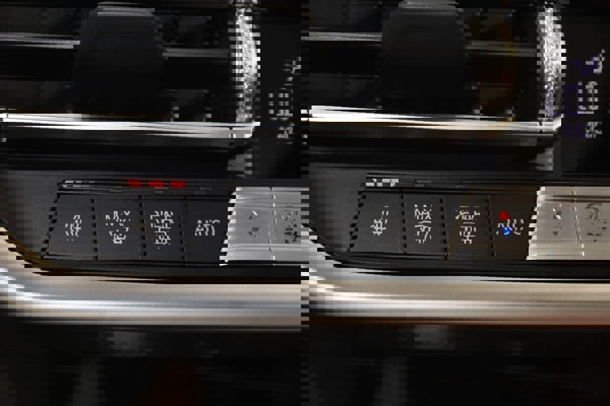 Used 2024 BMW X3 M40i image 8