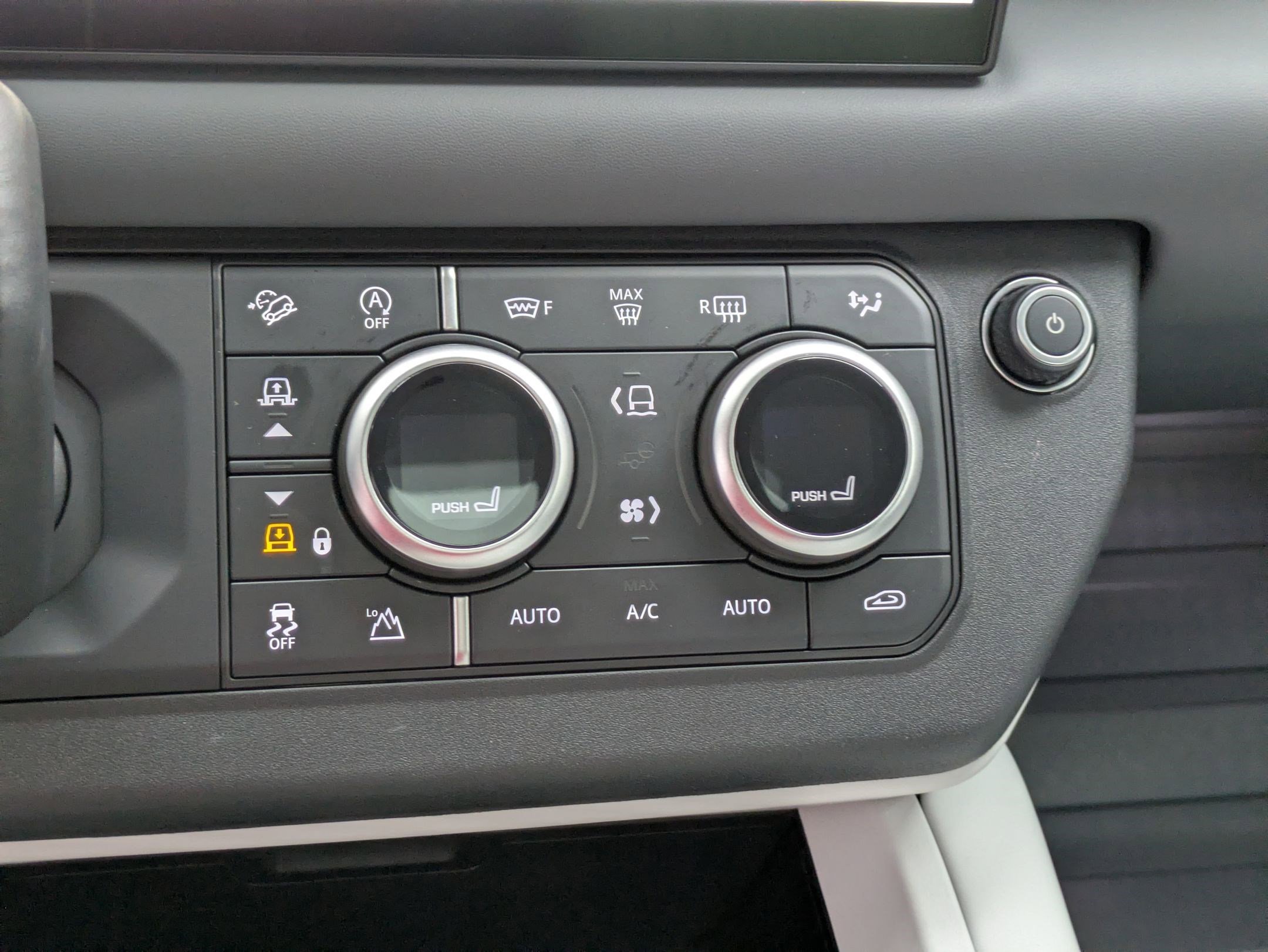 Used 2025 Land Rover Defender 130 S image 24