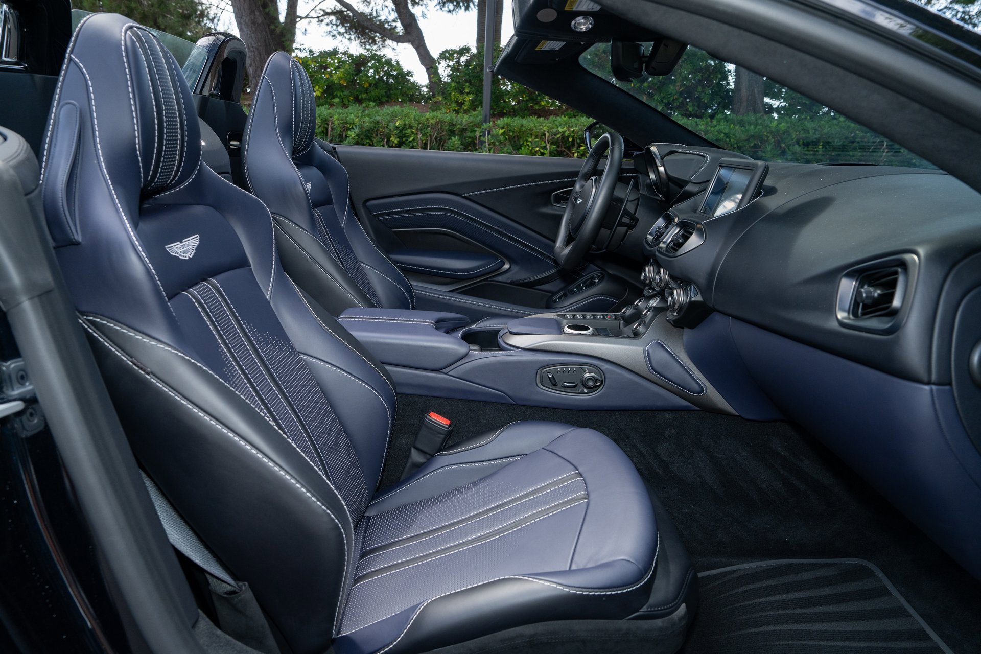 Used 2023 Aston Martin V8 Vantage image 17