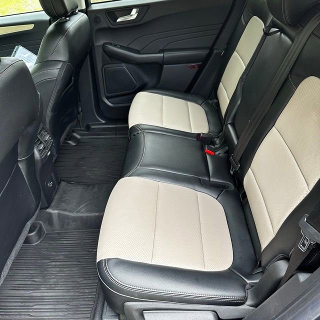 Used 2022 Ford Escape Titanium w/ Titanium Premium Package image 17