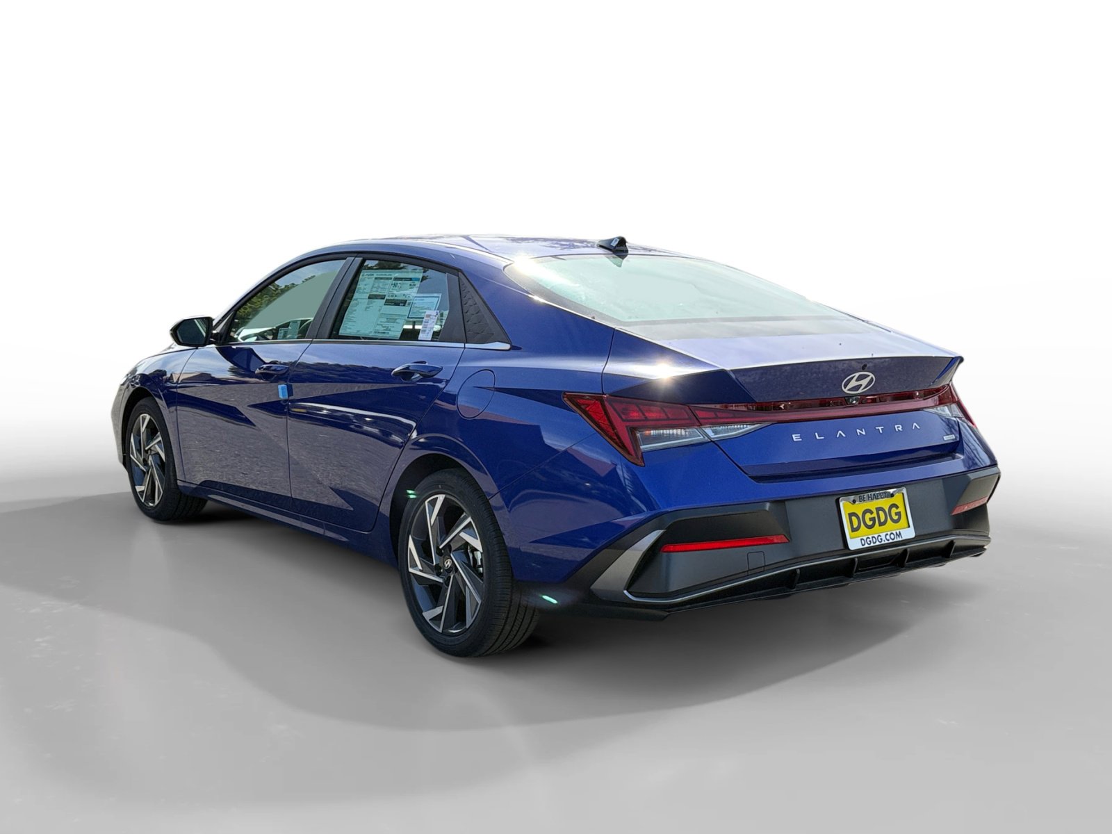 New 2025 Hyundai Elantra Limited image 3