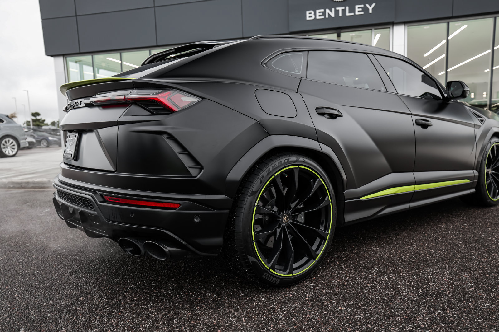 Used 2022 Lamborghini Urus AWD/4WD image 13