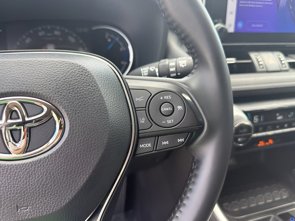 Used 2025 Toyota RAV4 XLE Premium AWD/4WD image 20