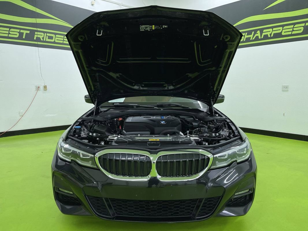 Used 2022 BMW 330e xDrive w/ M Sport Package image 4