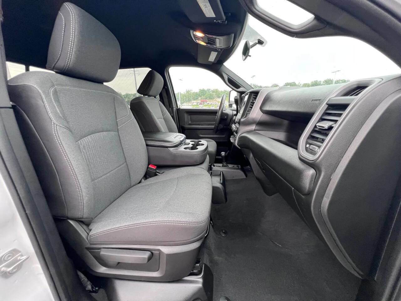 Used 2024 RAM 3500 Tradesman w/ Chrome Appearance Group image 19