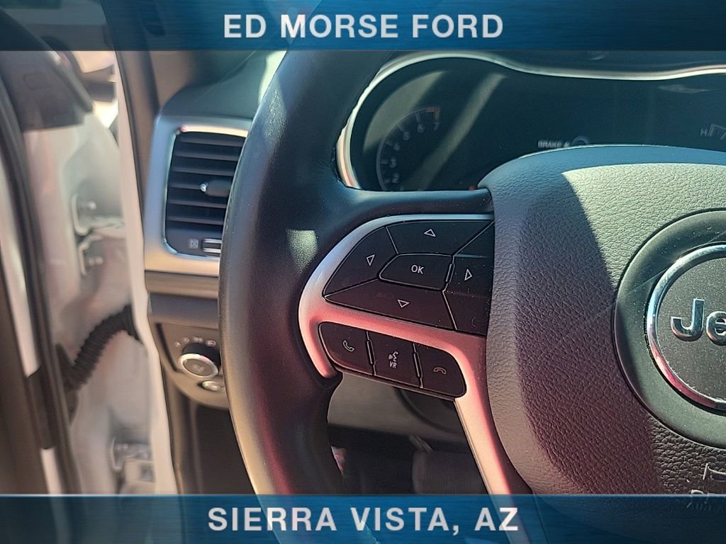 Used 2020 Jeep Grand Cherokee Laredo AWD/4WD image 21