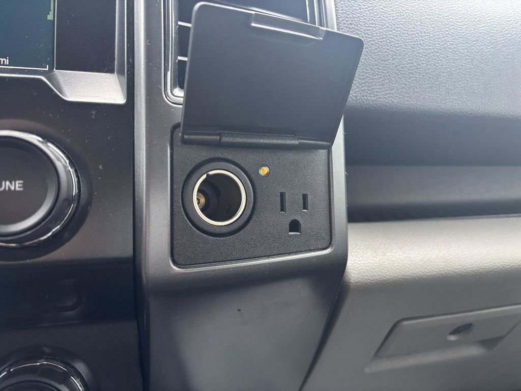 Used 2017 Ford F150 XLT w/ Equipment Group 302A Luxury image 26