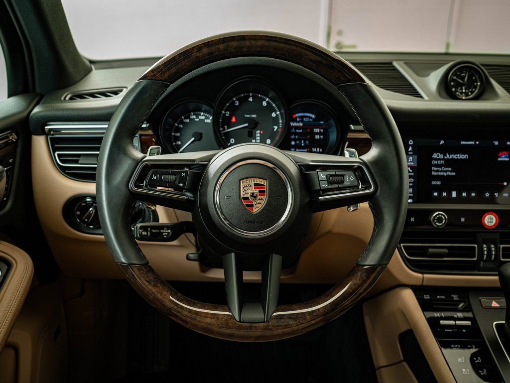 Certified 2025 Porsche Macan image 37