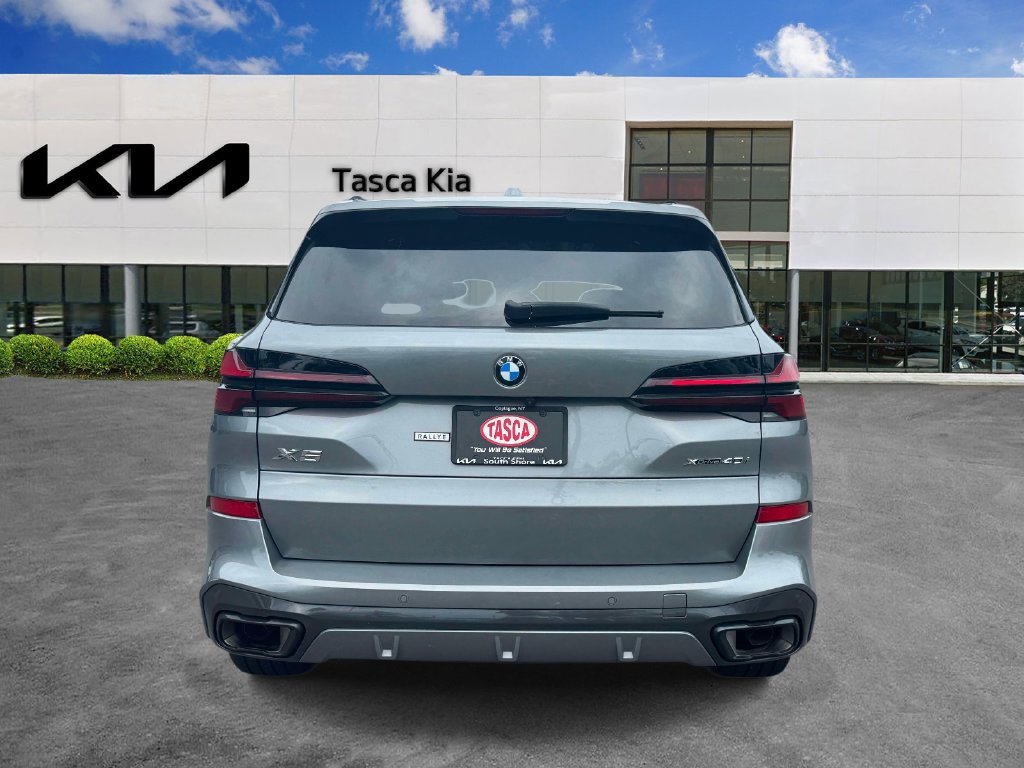 Used 2024 BMW X5 xDrive40i w/ M Sport Package AWD/4WD image 5