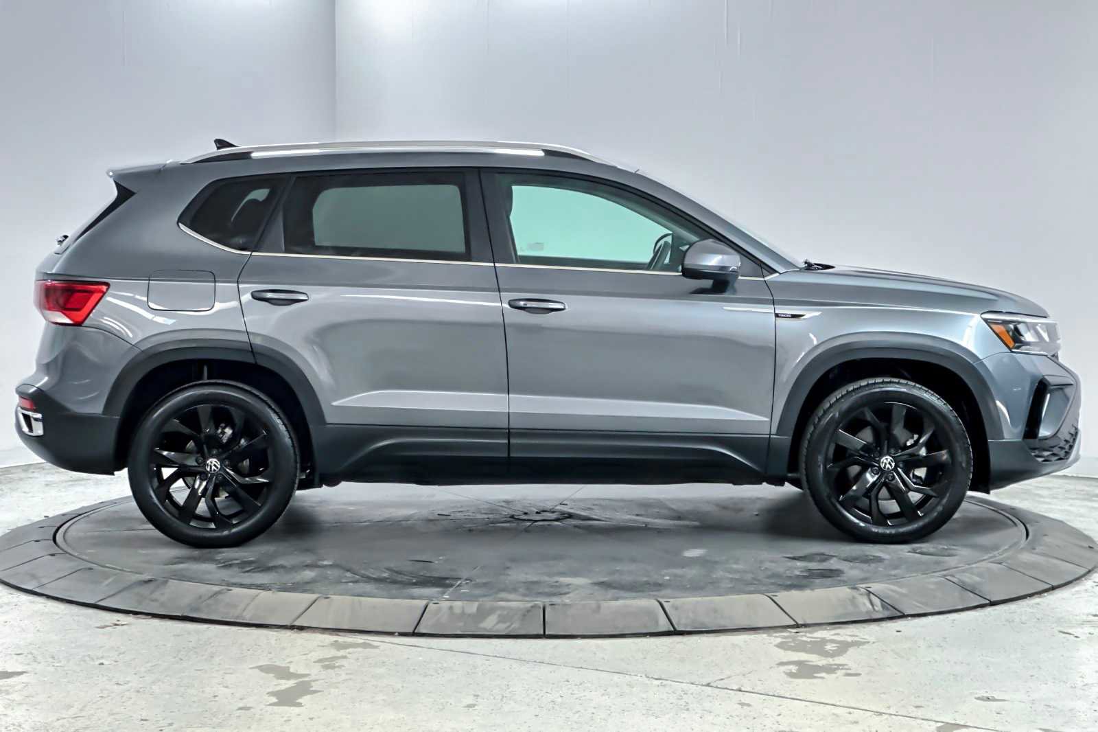 Used 2022 Volkswagen Taos SE image 8