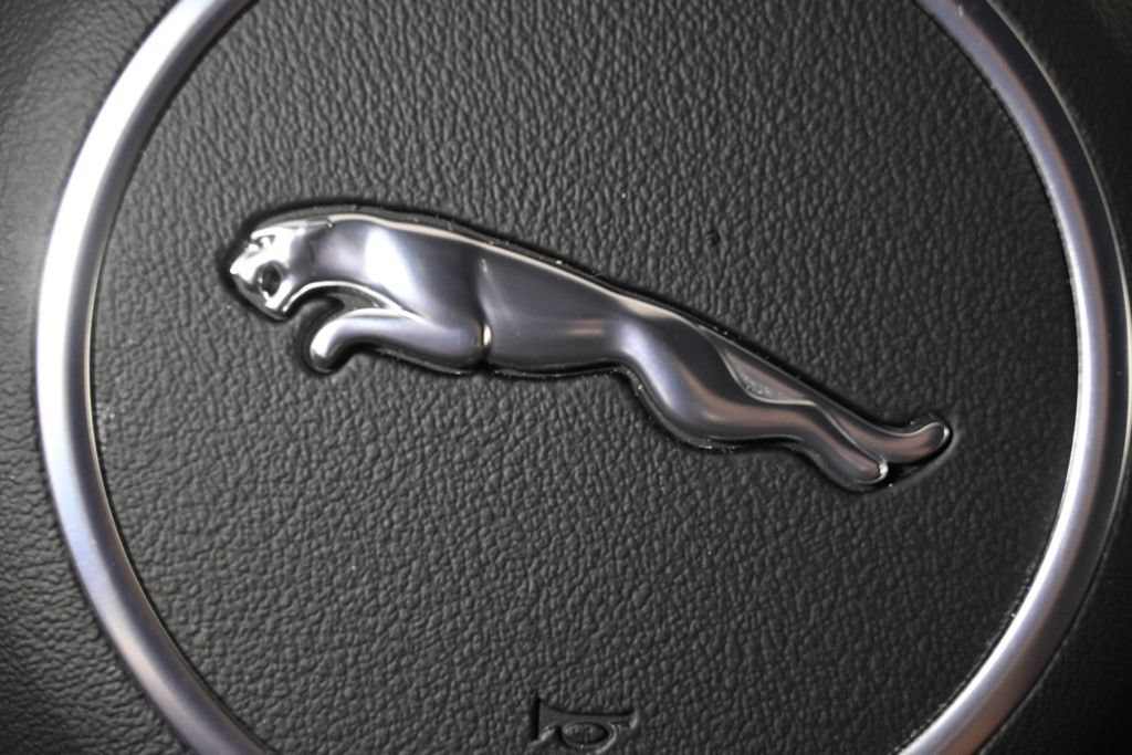 Used 2022 Jaguar F-PACE SVR AWD/4WD image 38