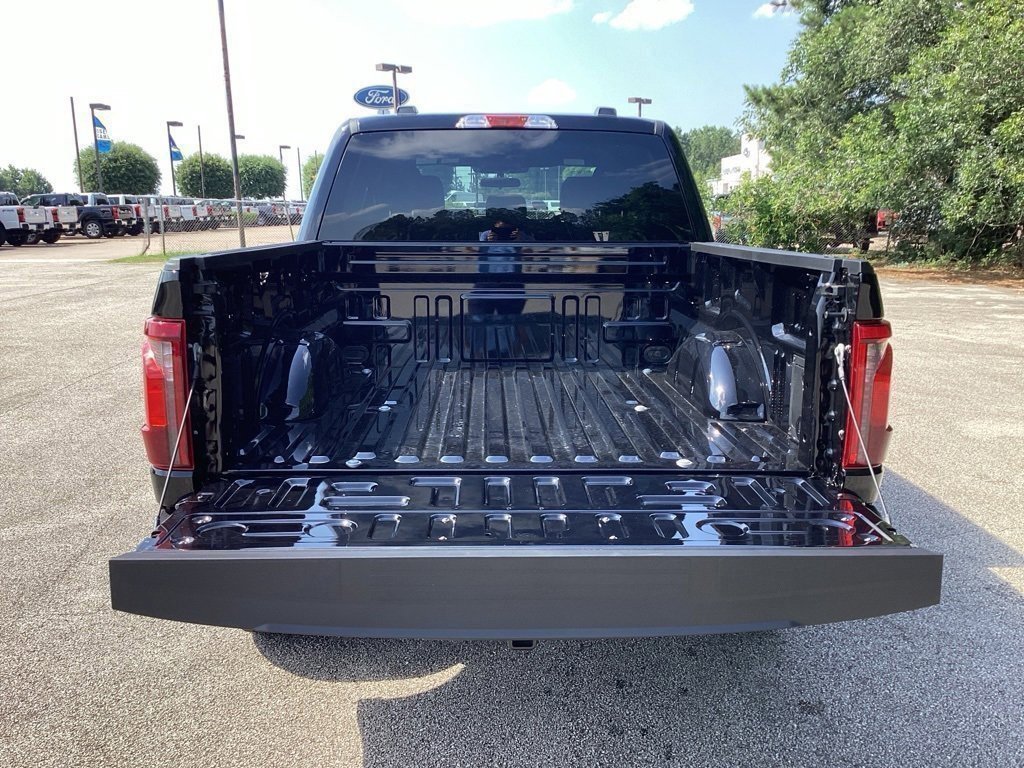 New 2025 Ford F150 XLT w/ Equipment Group 301A Standard image 9