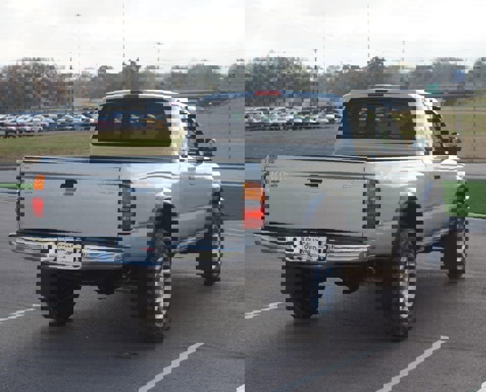 Used 2004 Toyota Tacoma PreRunner image 16