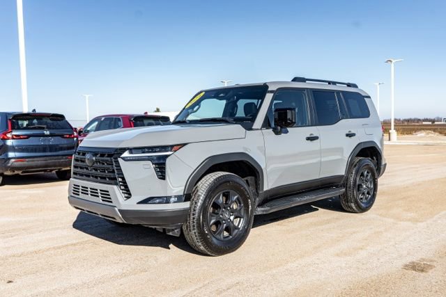 Used 2024 Lexus GX 550 AWD/4WD image 3