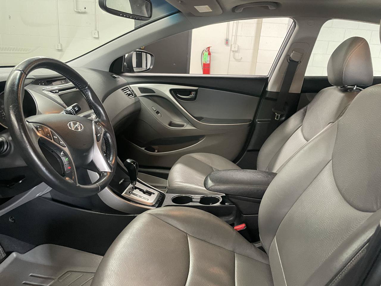 Used 2013 Hyundai Elantra Limited w/ Technology Pkg FWD image 11
