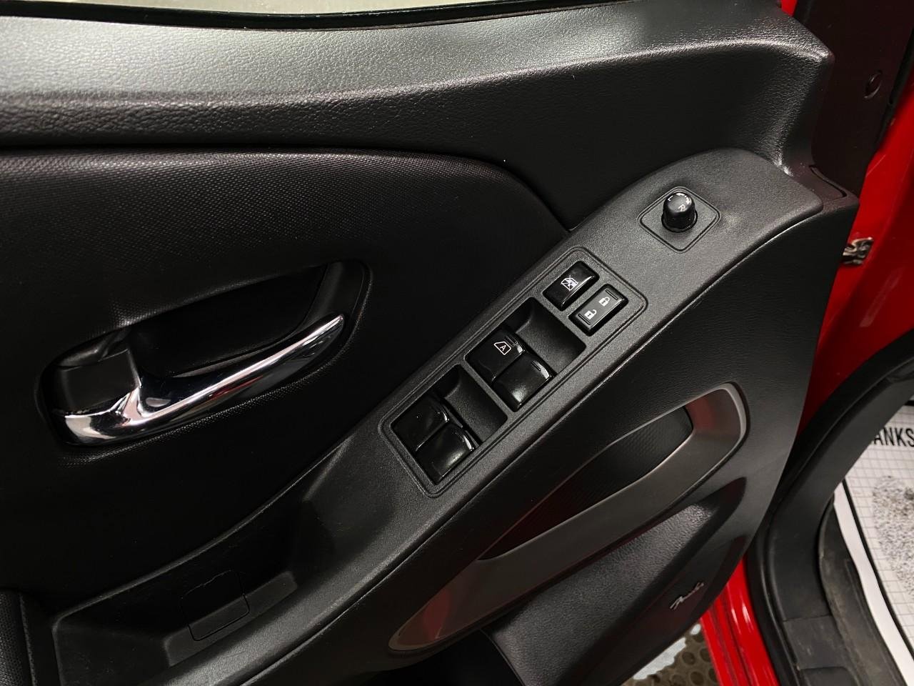 Used 2023 Nissan Frontier SV w/ SV Premium Package image 31