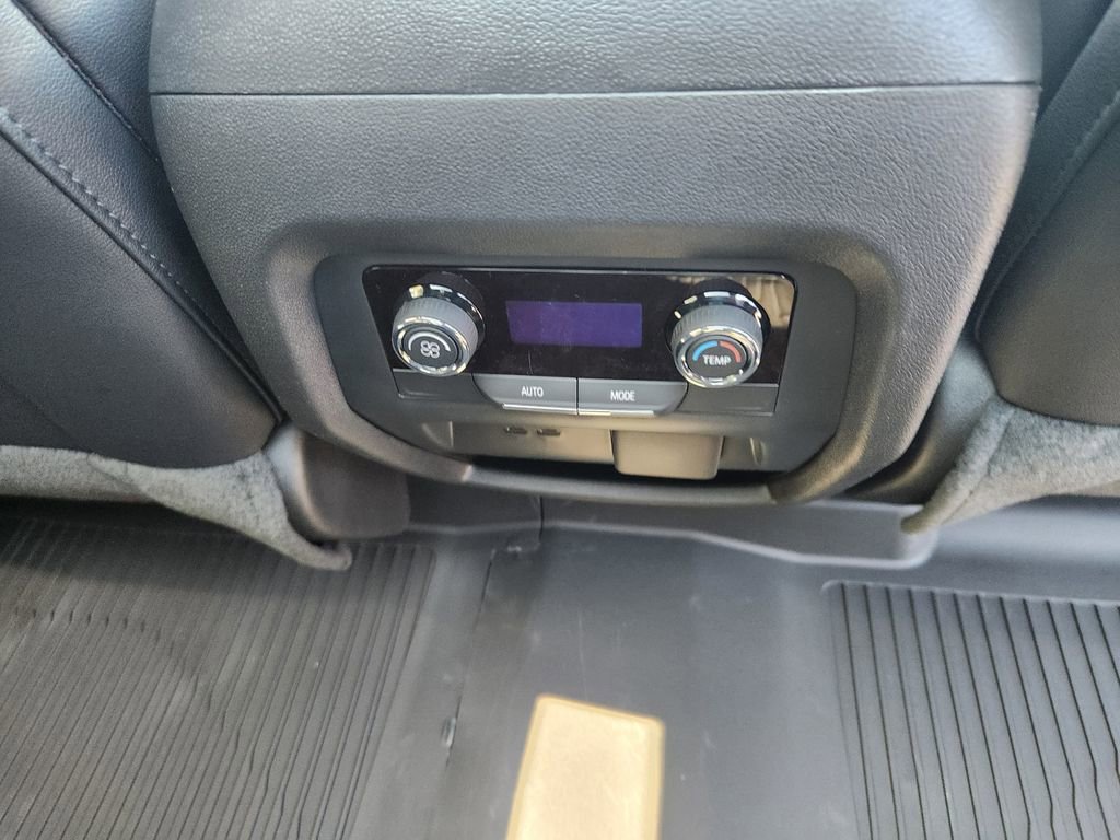 New 2026 Chevrolet Traverse Z71 w/ Driver Confidence Package image 10