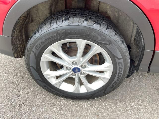 Used 2017 Ford Escape SE AWD/4WD image 38