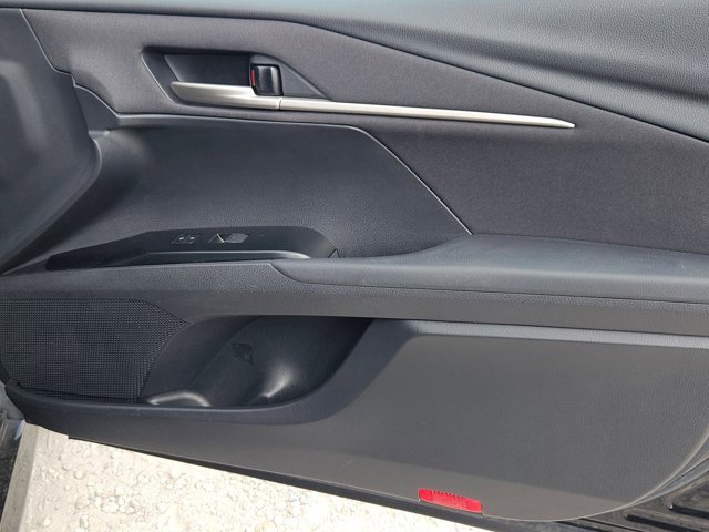 Used 2025 Toyota Camry LE image 33