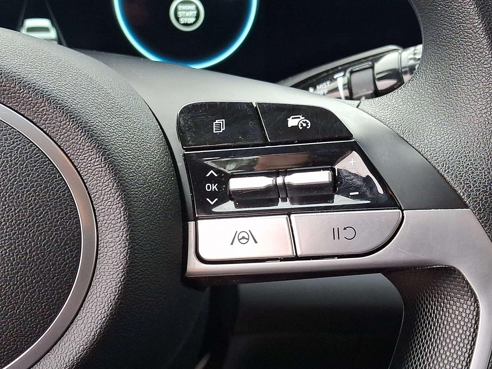 Certified 2024 Hyundai Elantra SEL FWD image 26