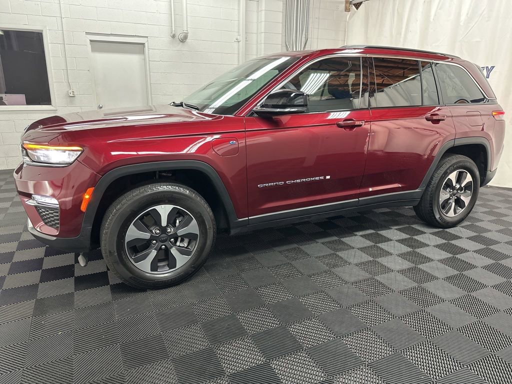 Used 2024 Jeep Grand Cherokee Limited 4xe image 5