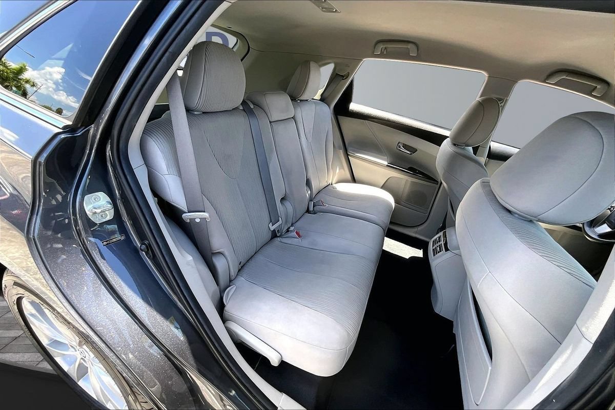 Used 2013 Toyota Venza LE FWD image 24