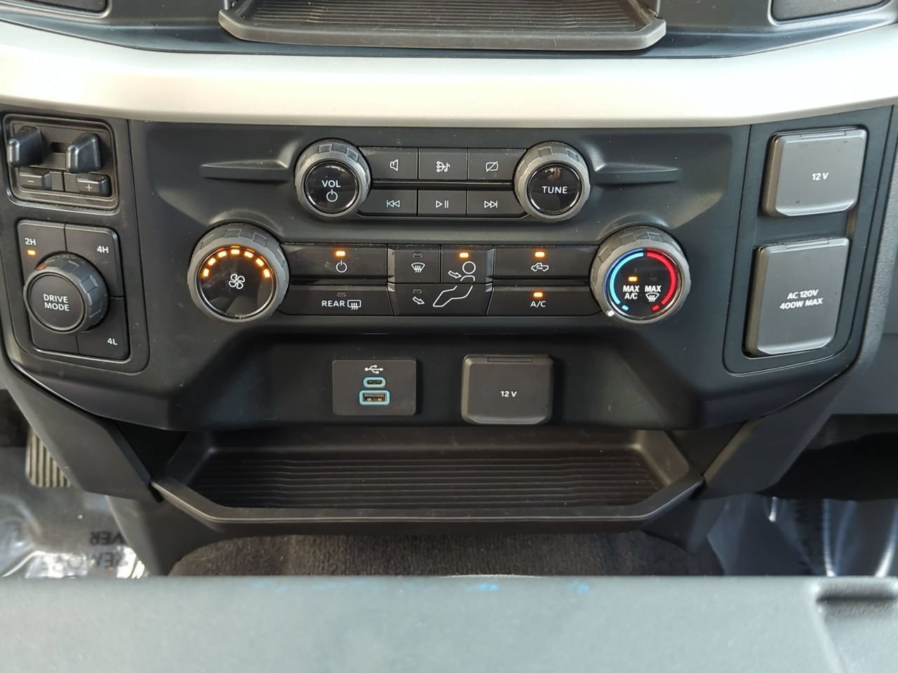 Used 2023 Ford F350 XLT AWD/4WD image 17