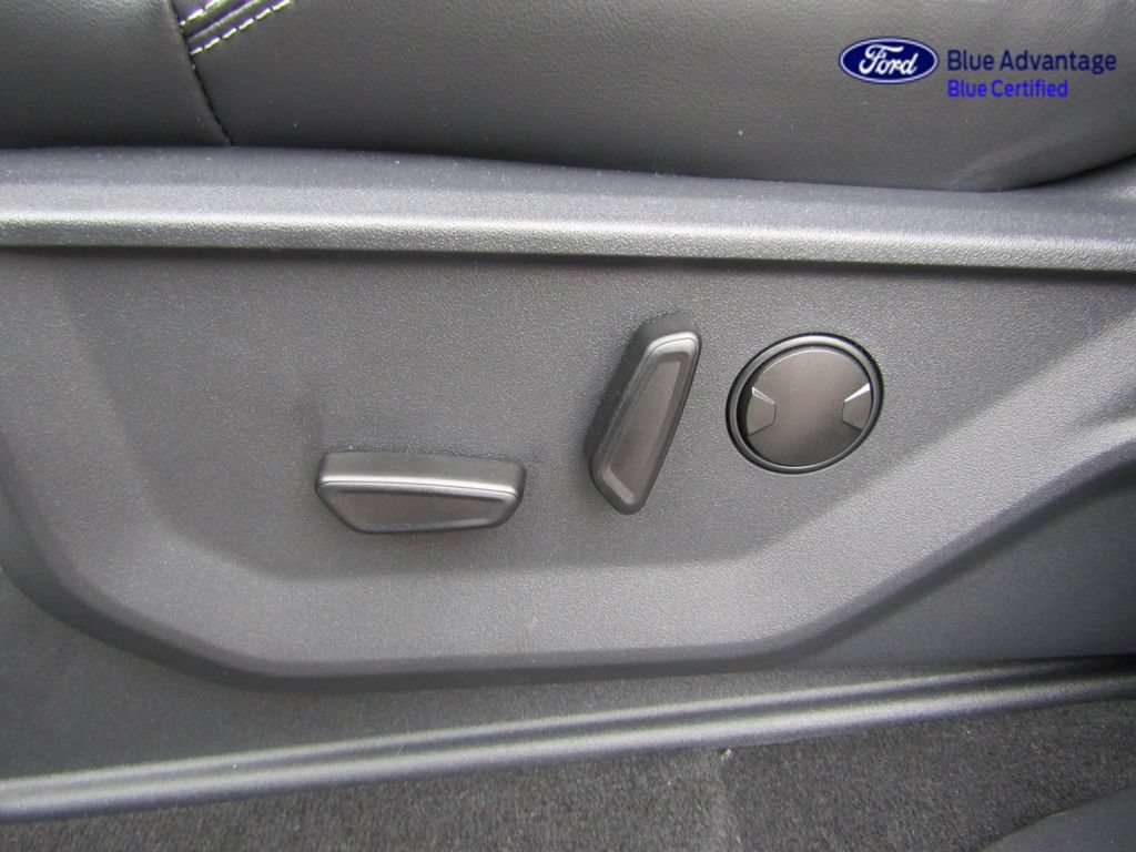 Certified 2025 Ford Expedition Platinum AWD/4WD image 39