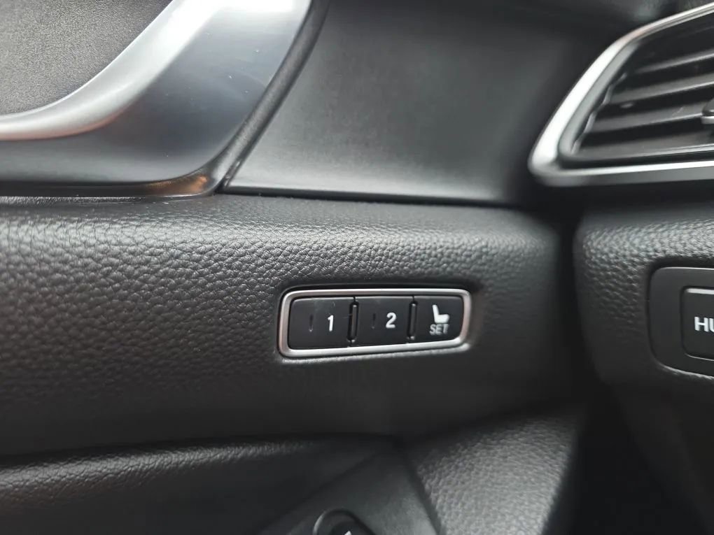 Used 2018 Honda Accord Touring image 27